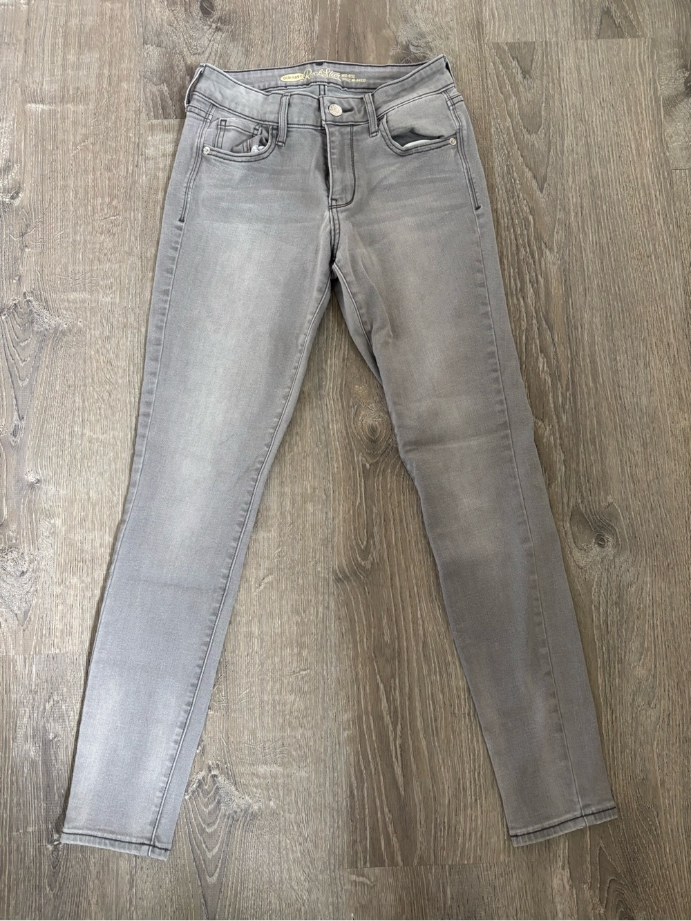 Old Navy Women's Skinny Jeans in Light Gray Wash